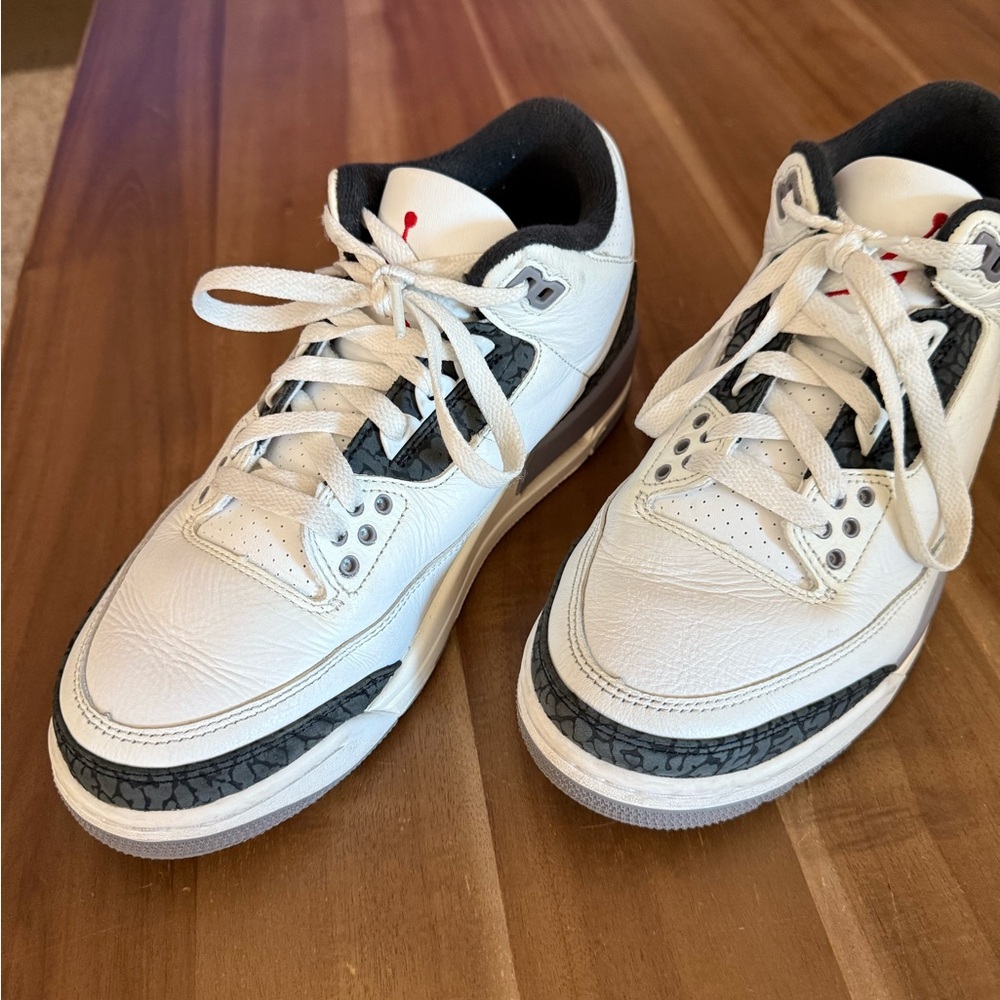 Nike men’s Retro Air Jordan crackle basketball sneakers size 7.5 men’s.
